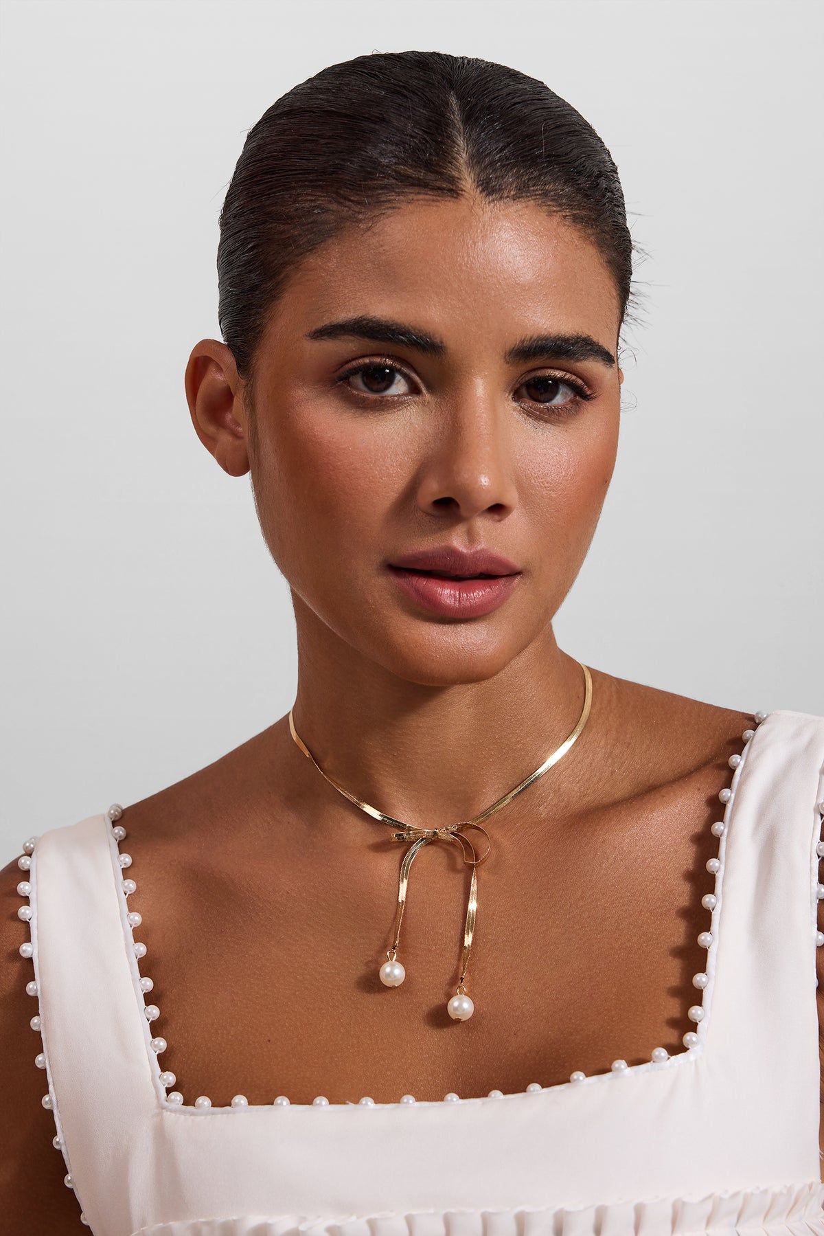 Faux Pearl Metal Bow Necklace