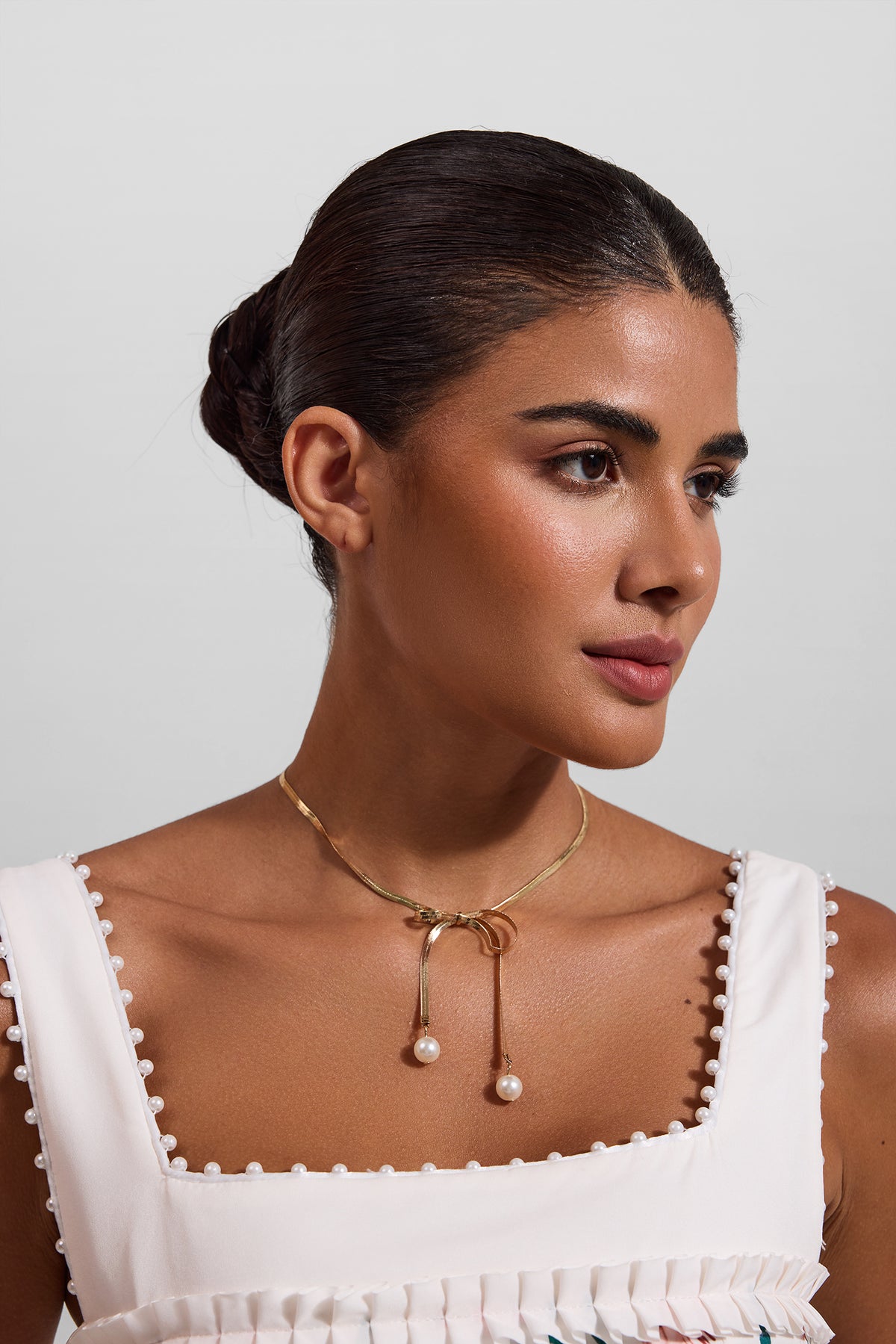 Faux Pearl Metal Bow Necklace