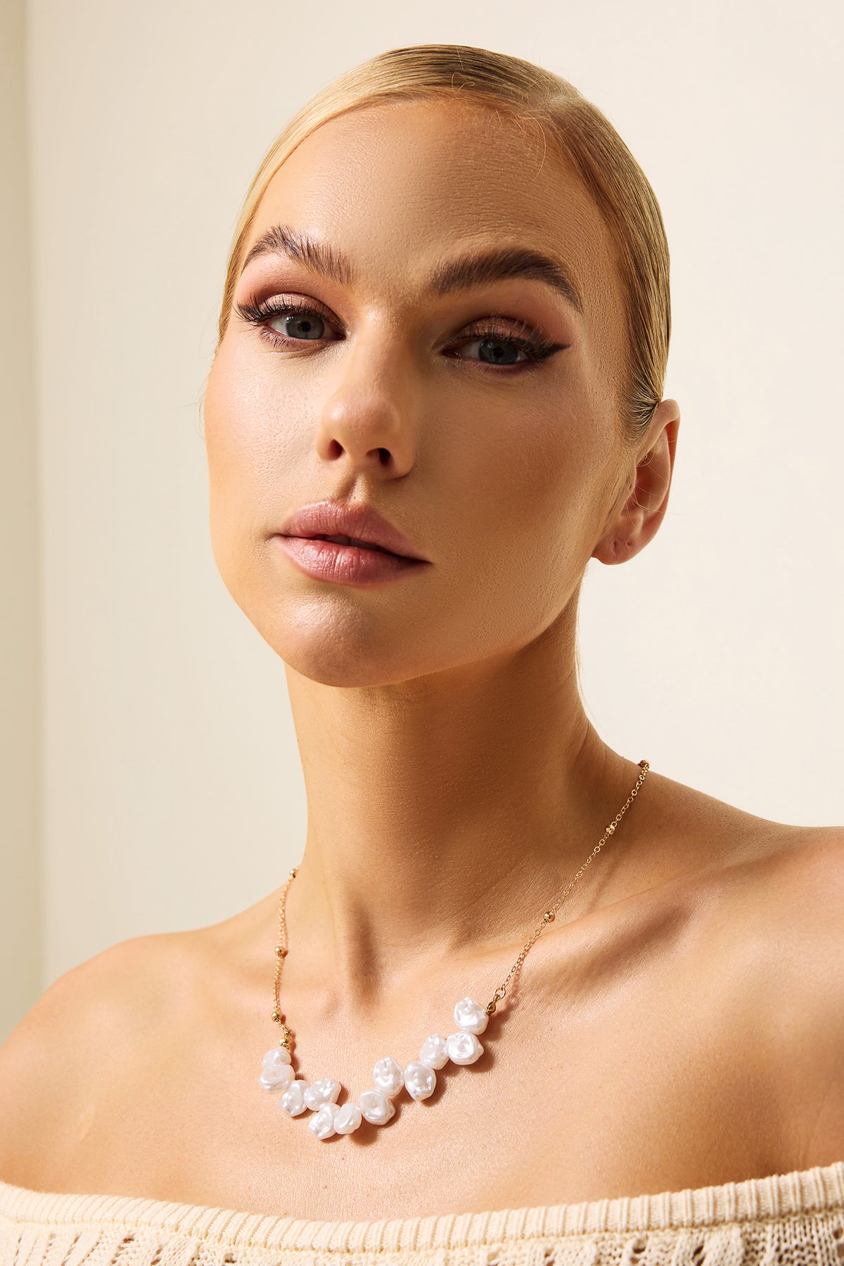 Faux Pearl Metal Chain Necklace