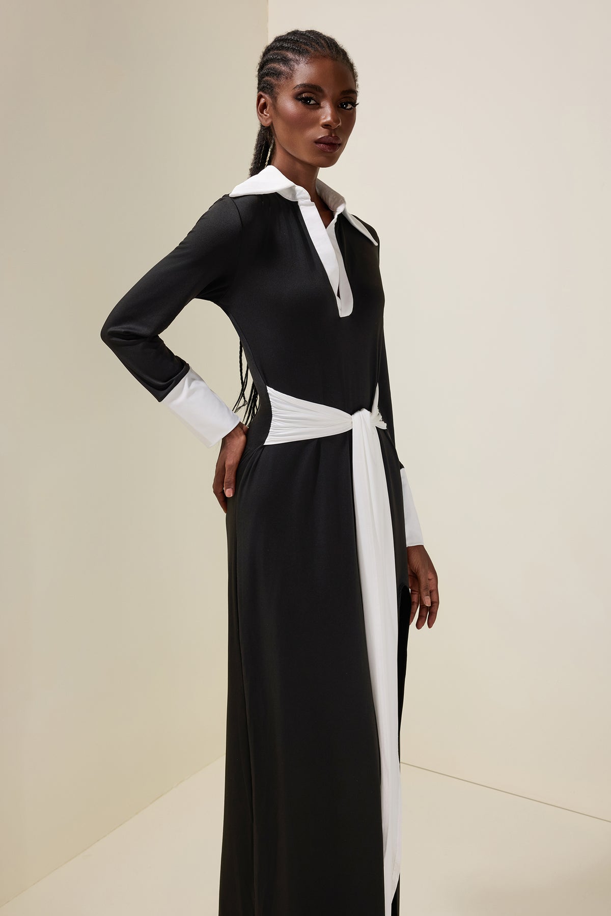 Contrast Color Flapped Lace-Up Maxi Dress