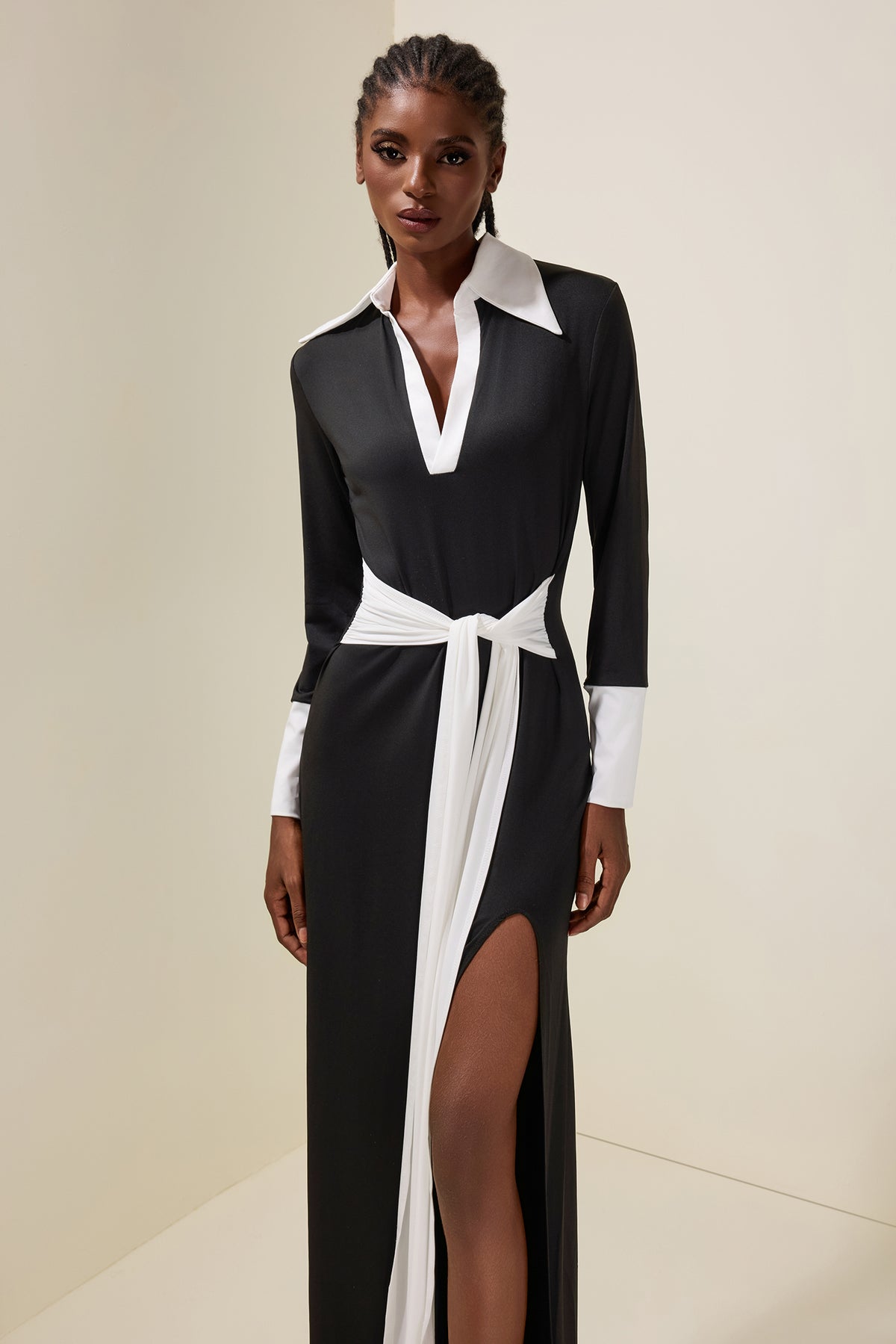 Contrast Color Flapped Lace-Up Maxi Dress