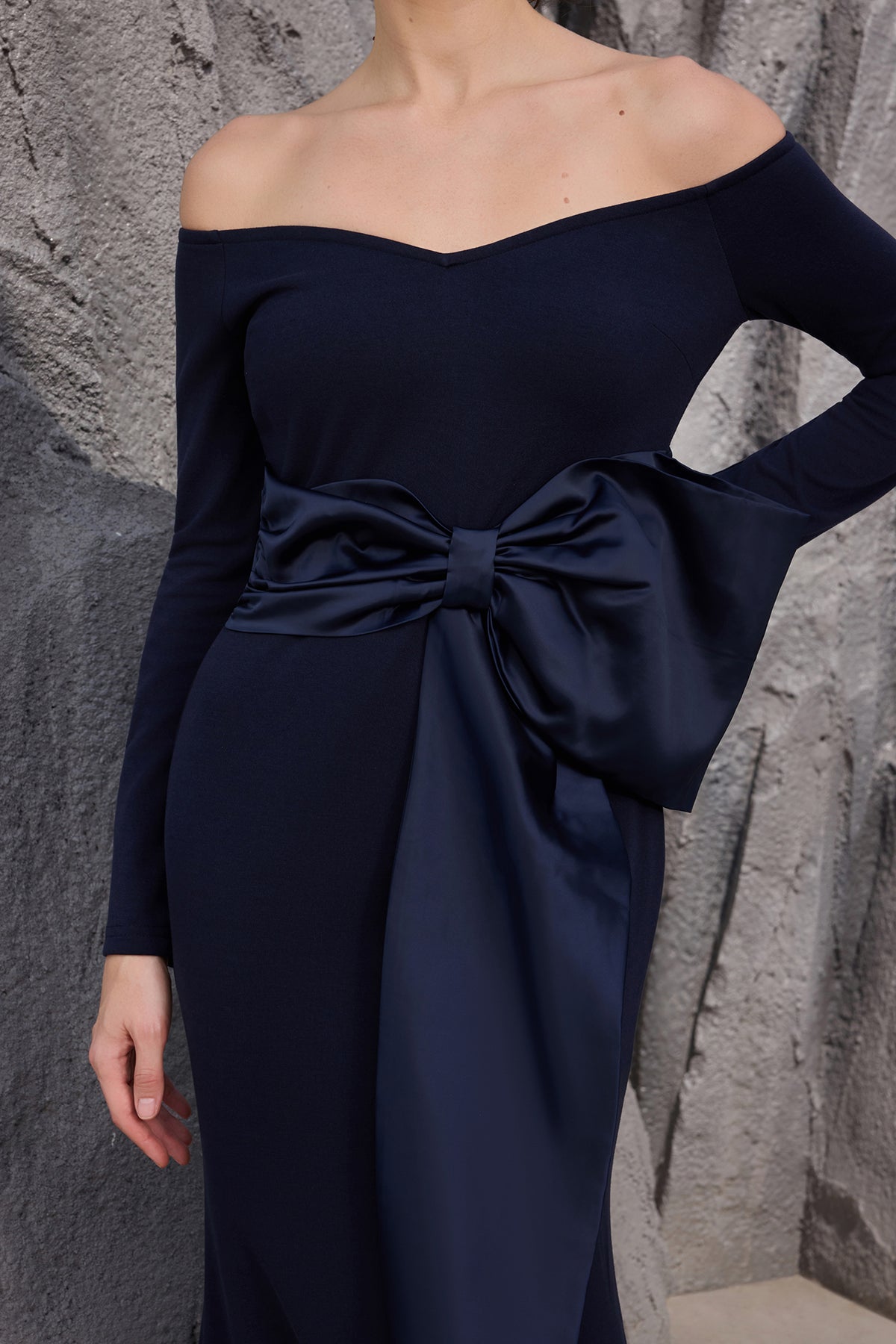 Solid Bow Long Sleeve Off-Shoulder Maxi Dress