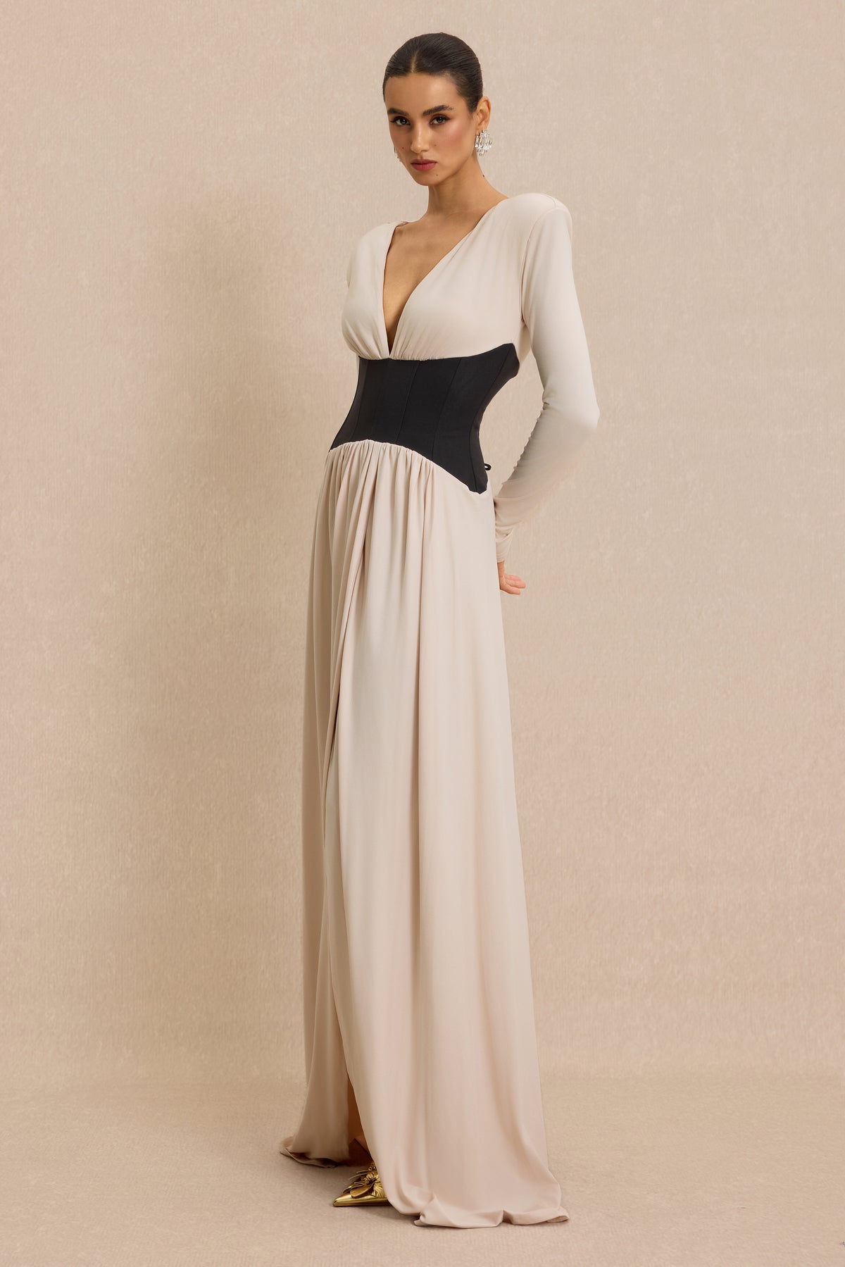 Contrast Color Gathering V-Neck Maxi Dress