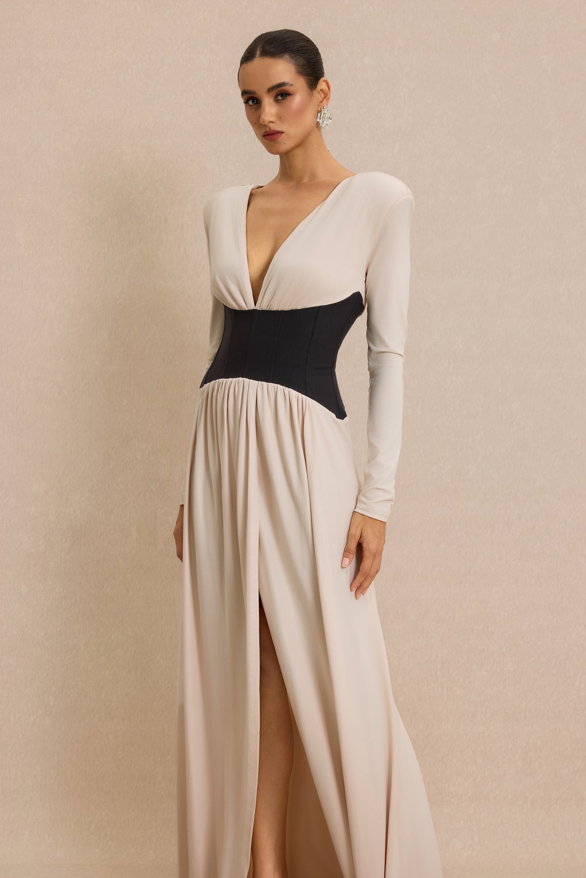 Contrast Color Gathering V-Neck Maxi Dress