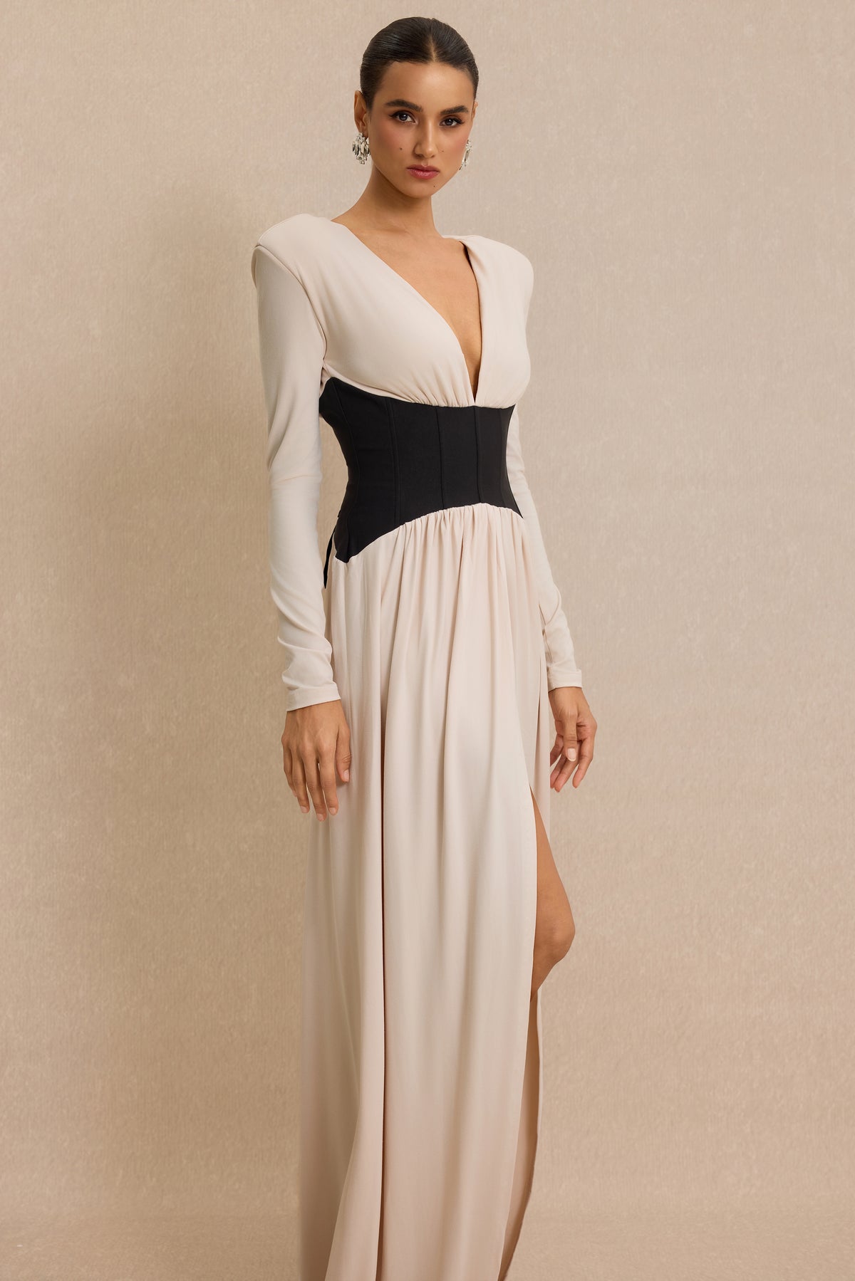 Contrast Color Gathering V-Neck Maxi Dress