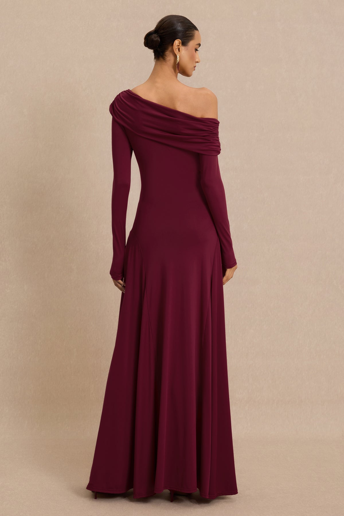 Solid Skew Collar Gathering Maxi Dress