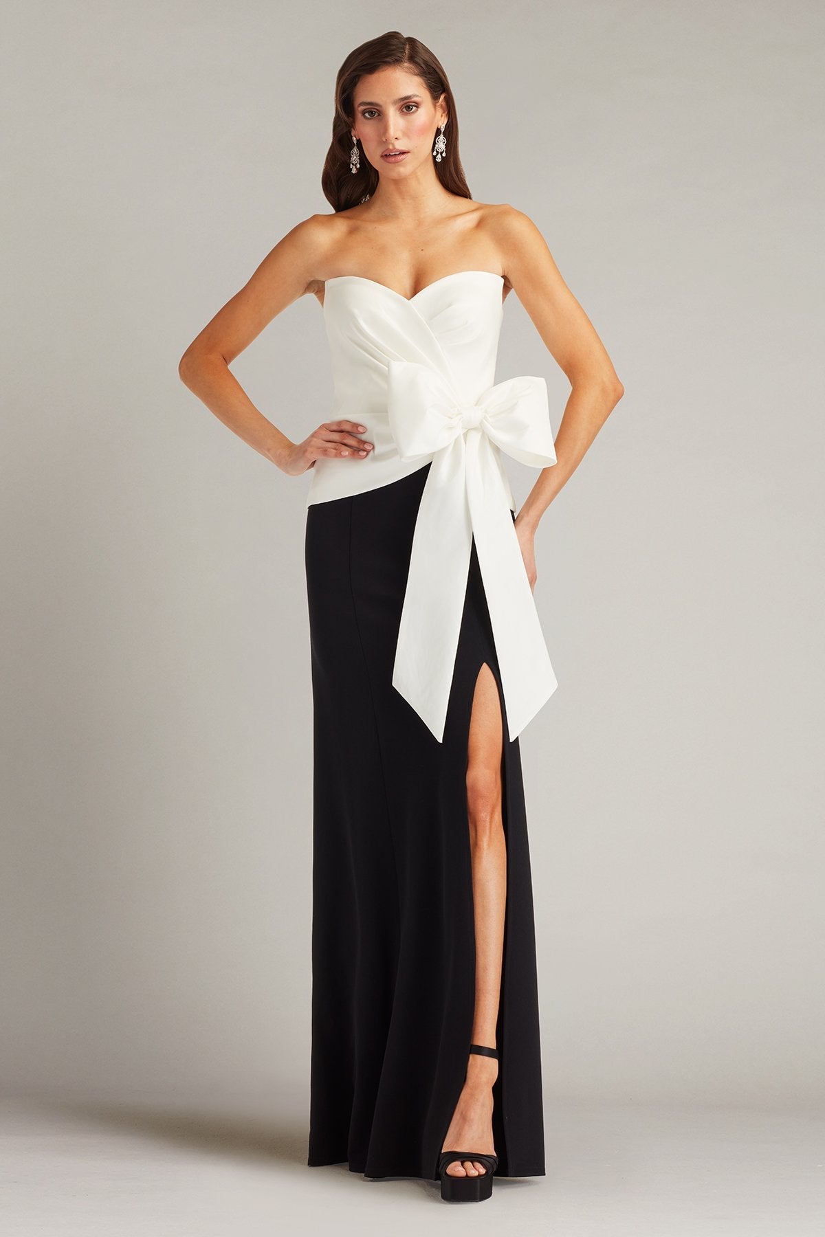 Contrast Color Bow Strapless Maxi Dress