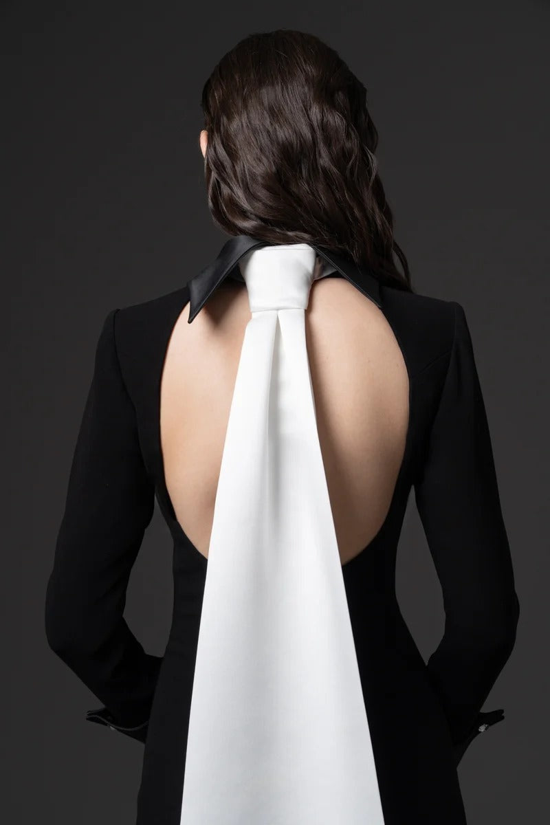 Contrast Color Backless Stand Collar Maxi Dress