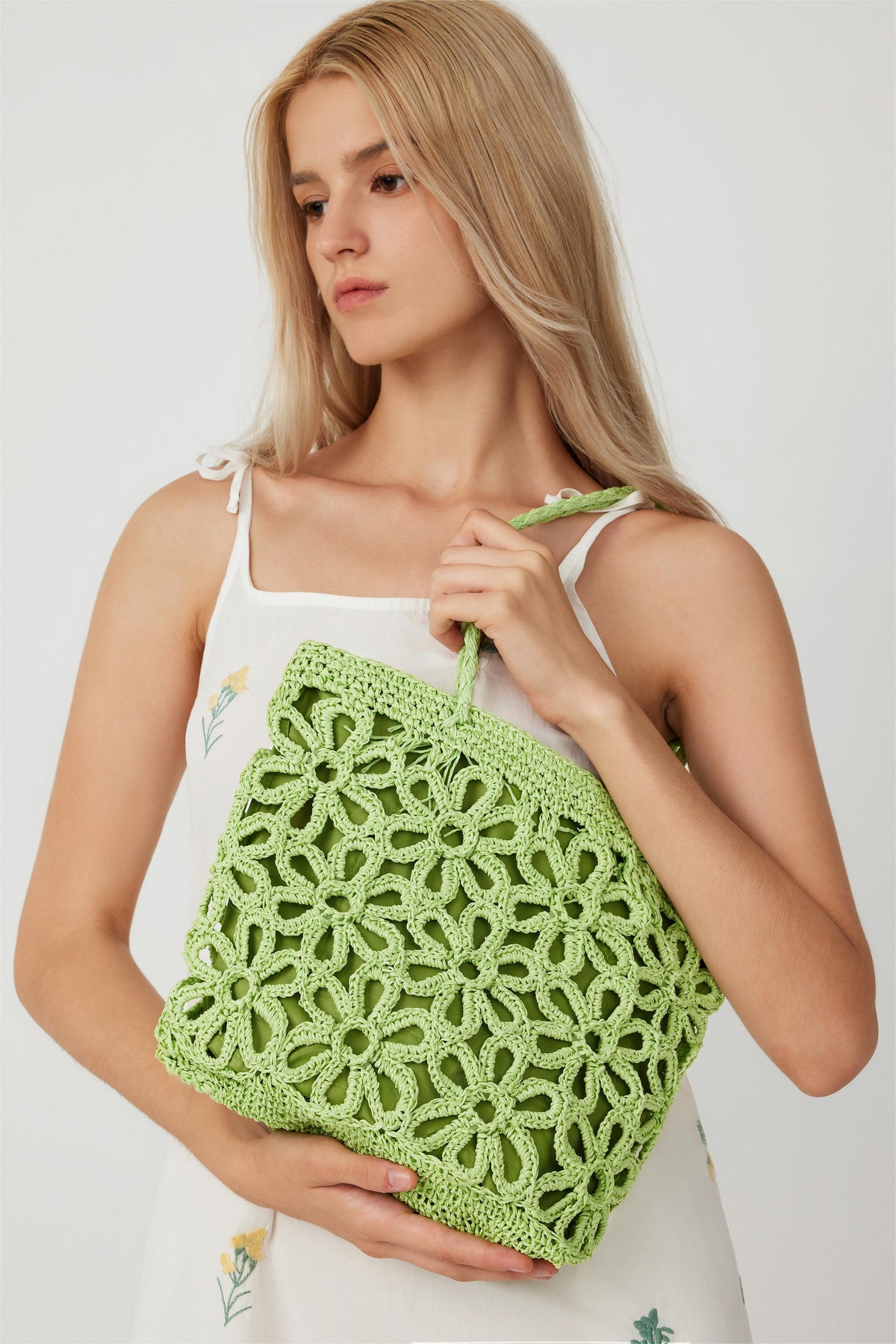 Hollow Out Design Straw Bag